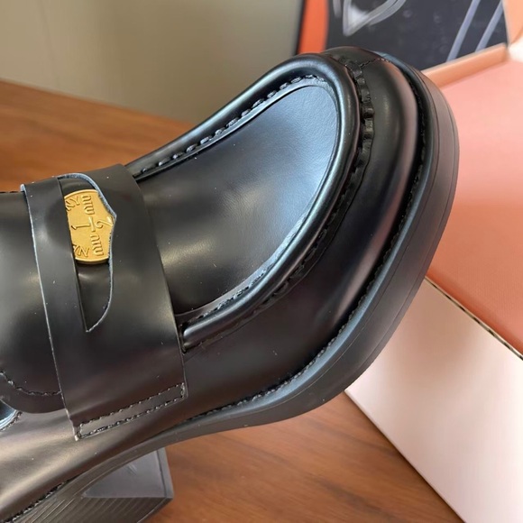 Miu Miu Black Leather Loafers - Picture 4 of 7